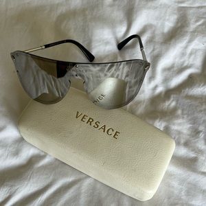 Barely worn Versace sunglasses
